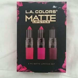 L.A . COLORS lipsticks, new in box